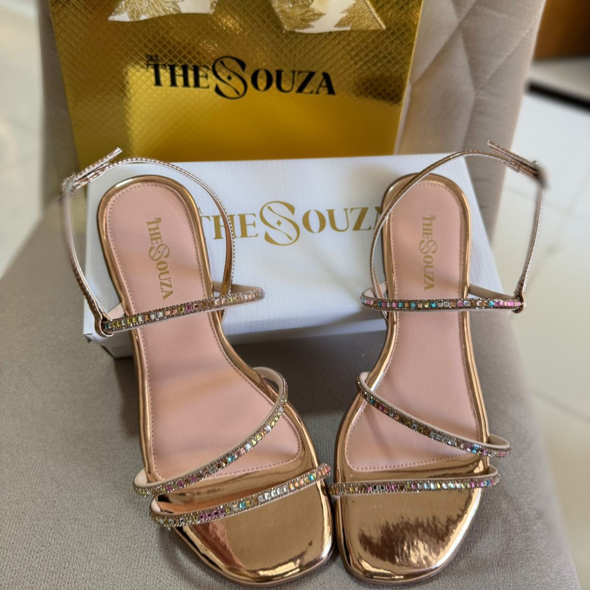 Sophia de Ouro - Sandália Exclusiva Sra. The Souza